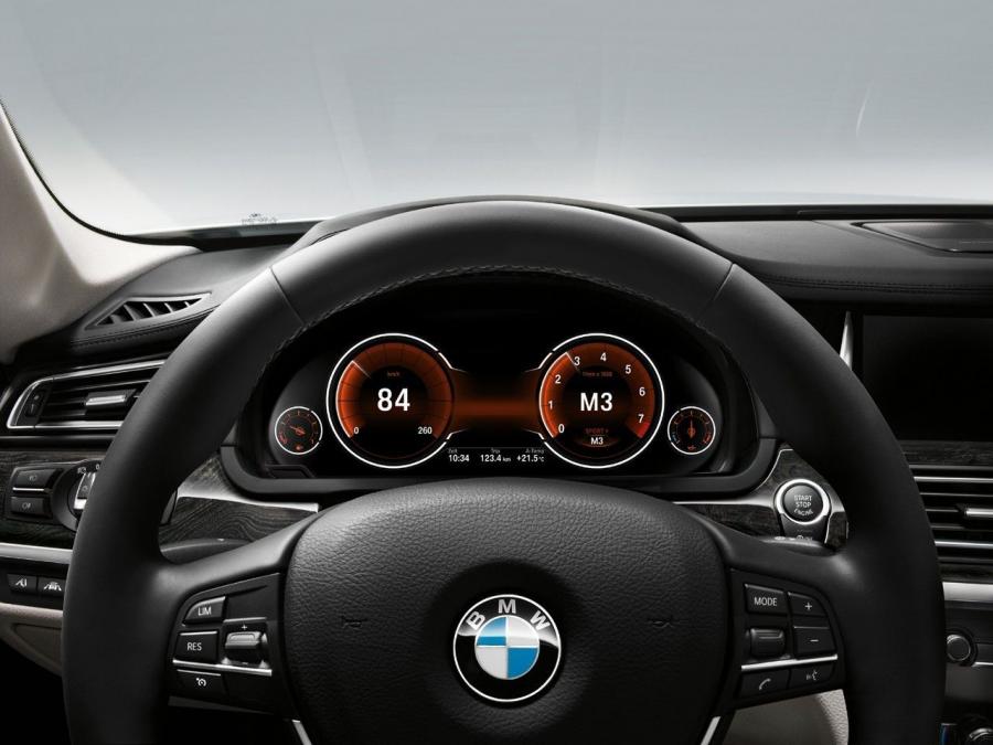  BMW 7-Series 2013 года  (фото 31 из 123)